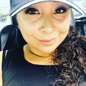 Meet your Posher, Esmeralda